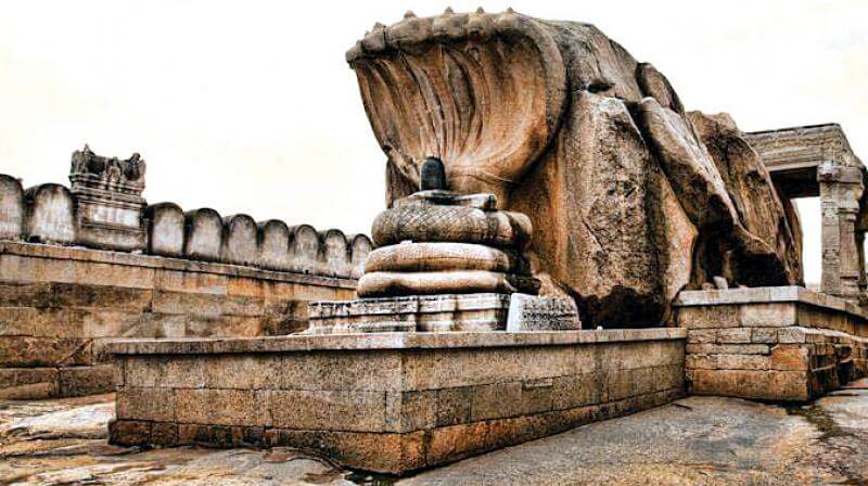 भारत का अनोखा और रहस्यमयी लेपाक्षी मंदिर, सुंदर नक्काशी मोह लेगी मन, जानें इतिहास