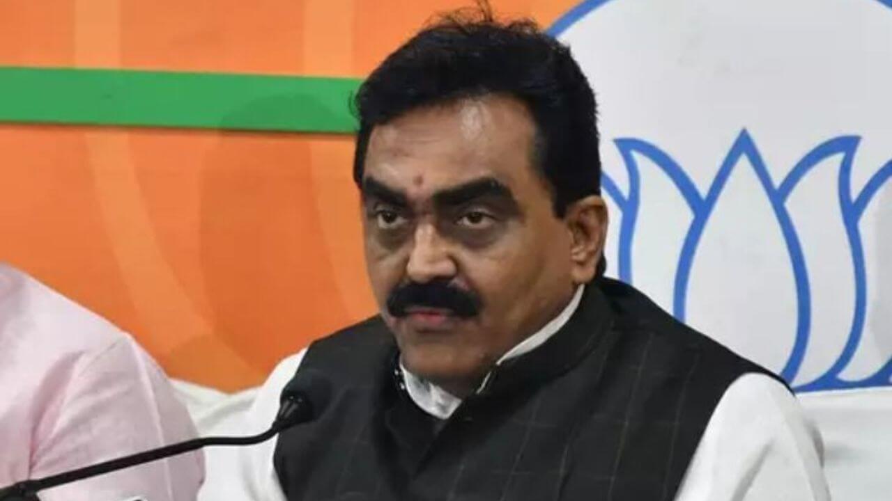 Minister Rakesh Singh