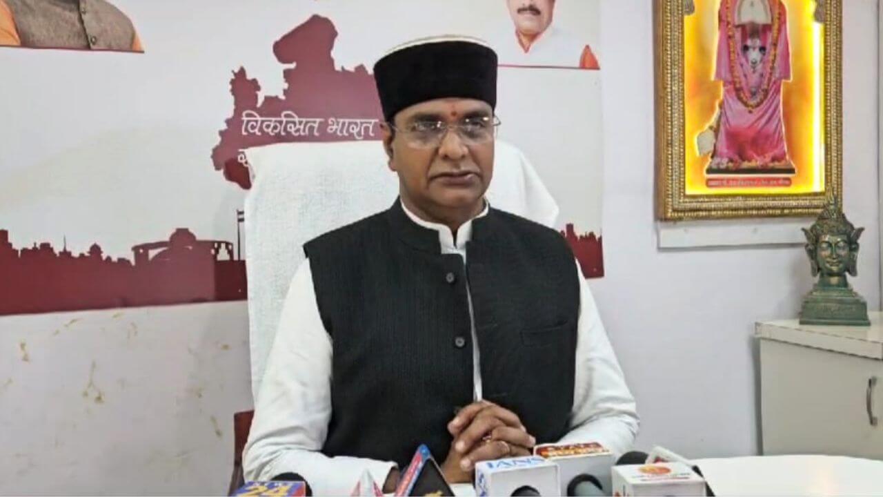 MP Minister Vishvas Sarang