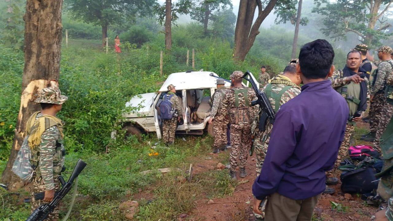 balaghat CRPF vehicle overturns