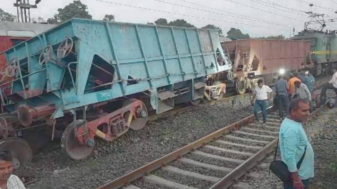 shahdol train derailed