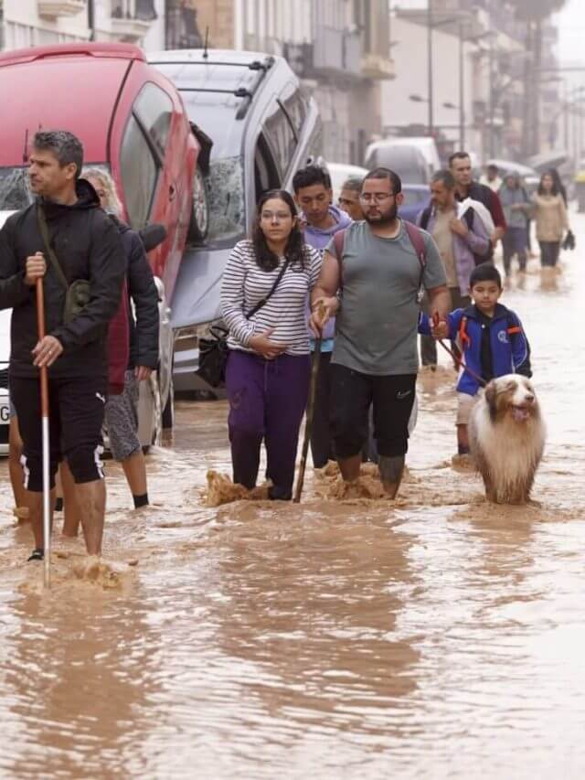 Unprecedented-flooding-in-Spain-kills-at-least-158-people-g-s1-31154